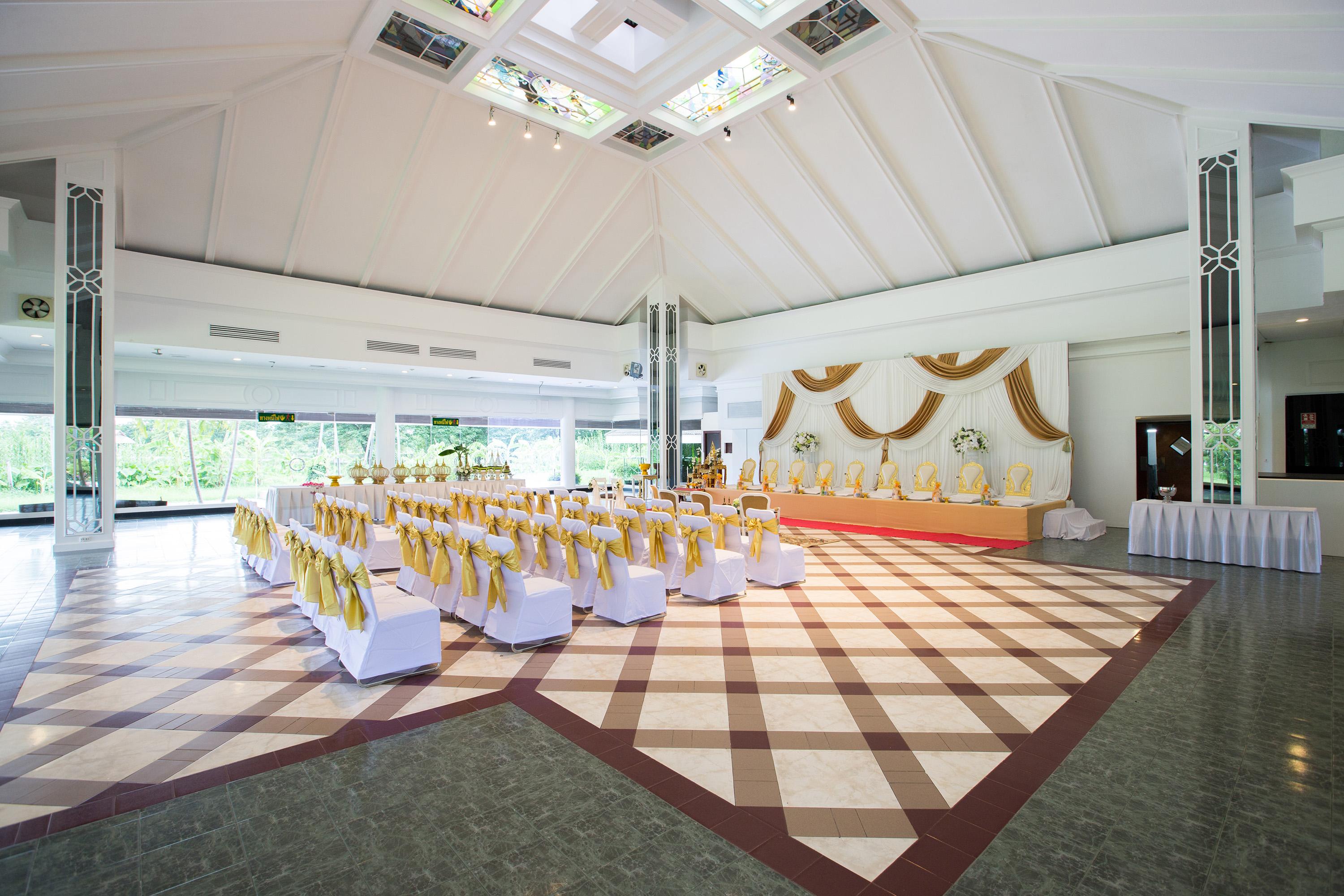 Hotel The Imperial & Convention Centre 4*