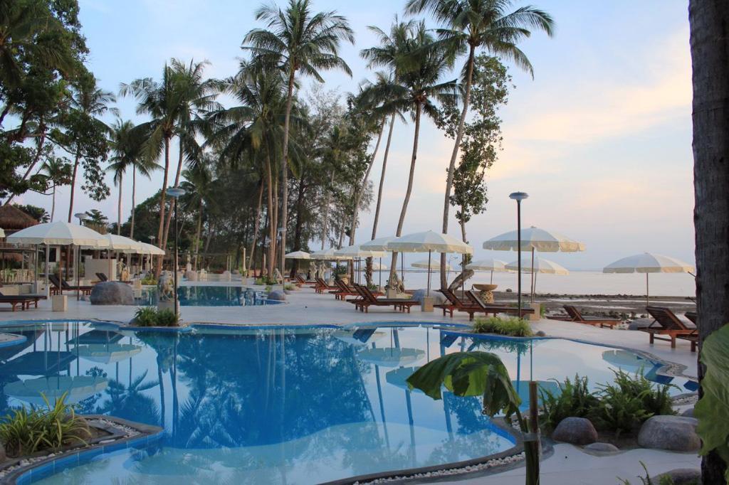 Hotel Cha-cha Krabi Beachfront 4*