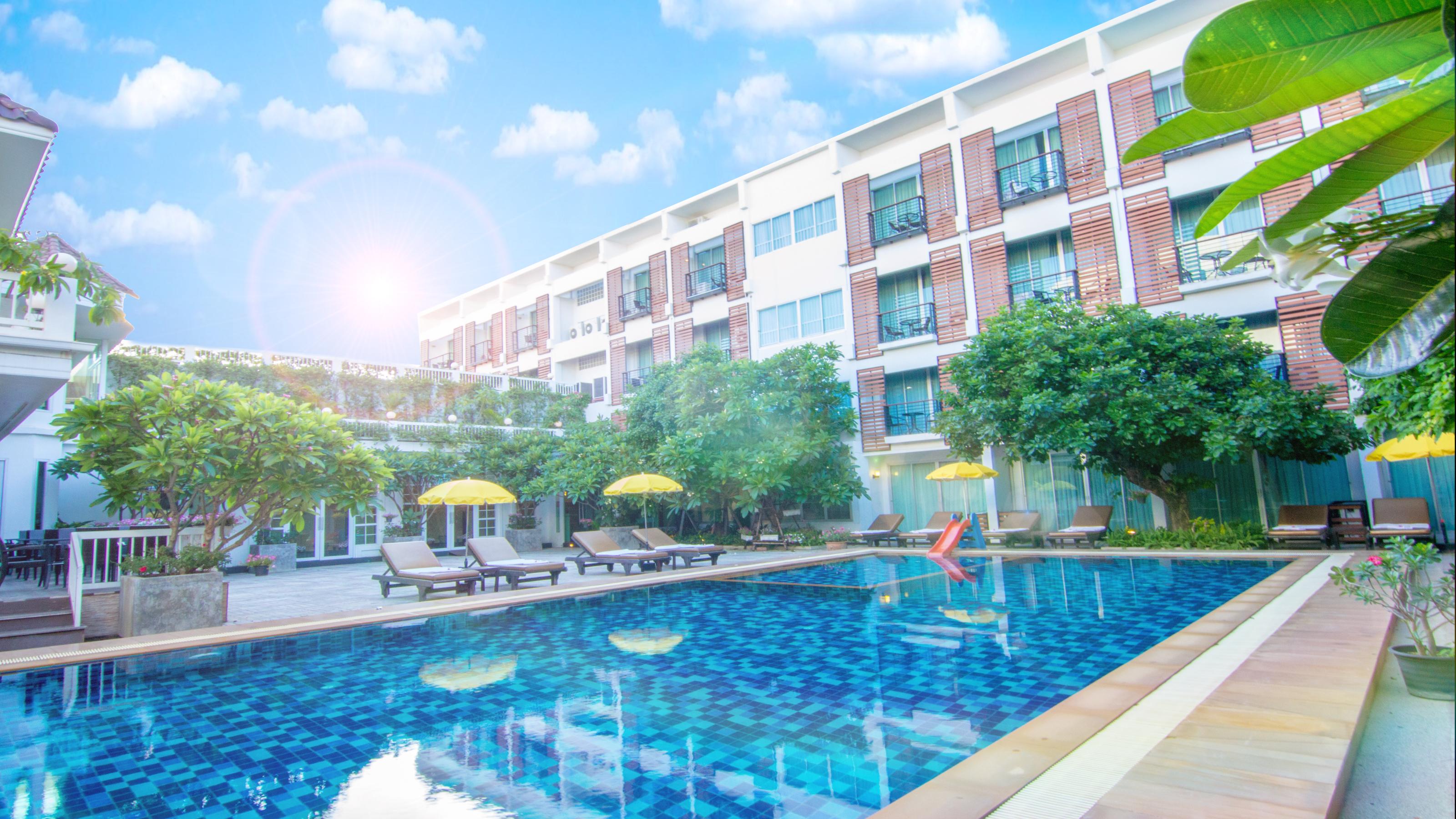 Paradise Hotel