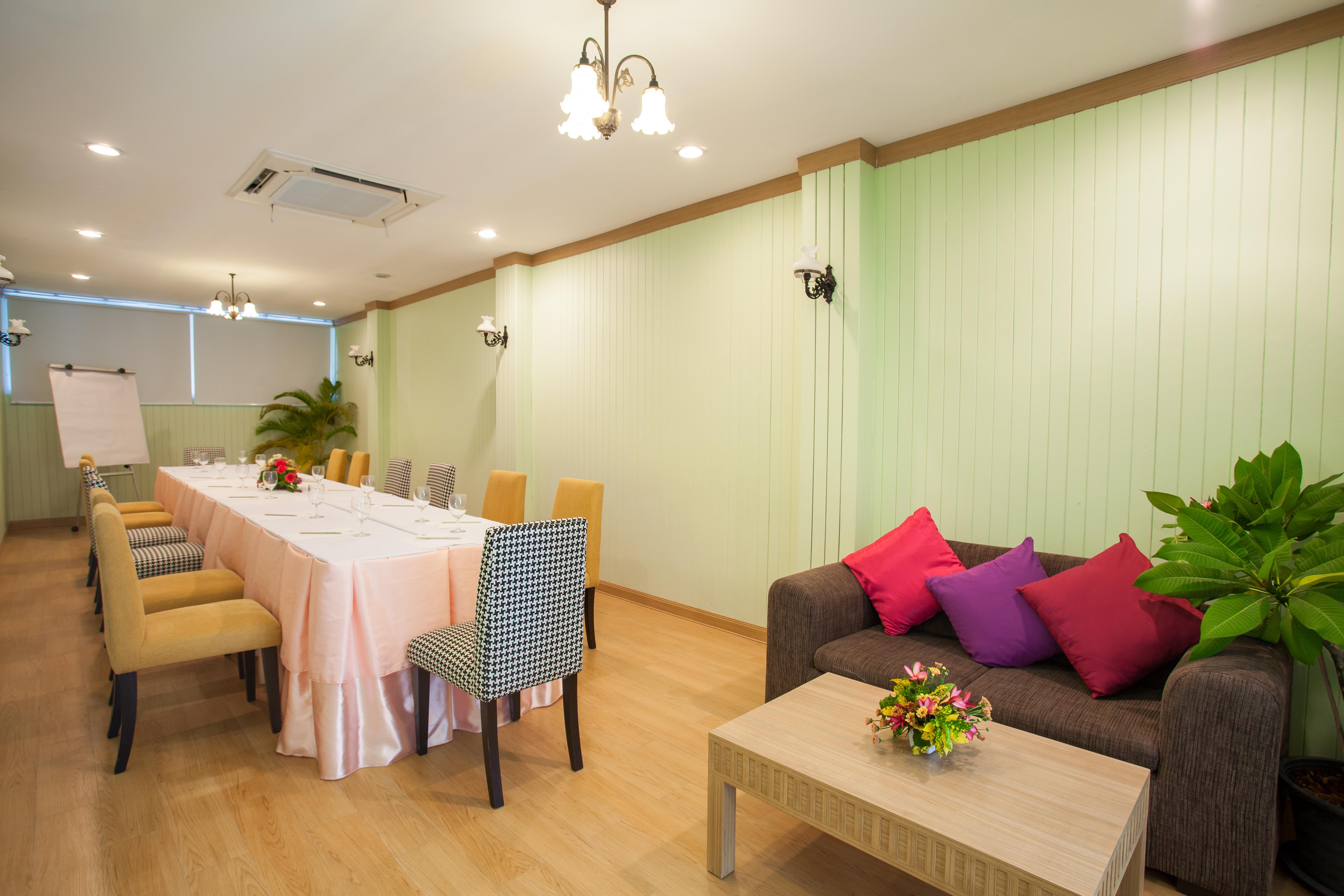 Paradise Hotel 3*