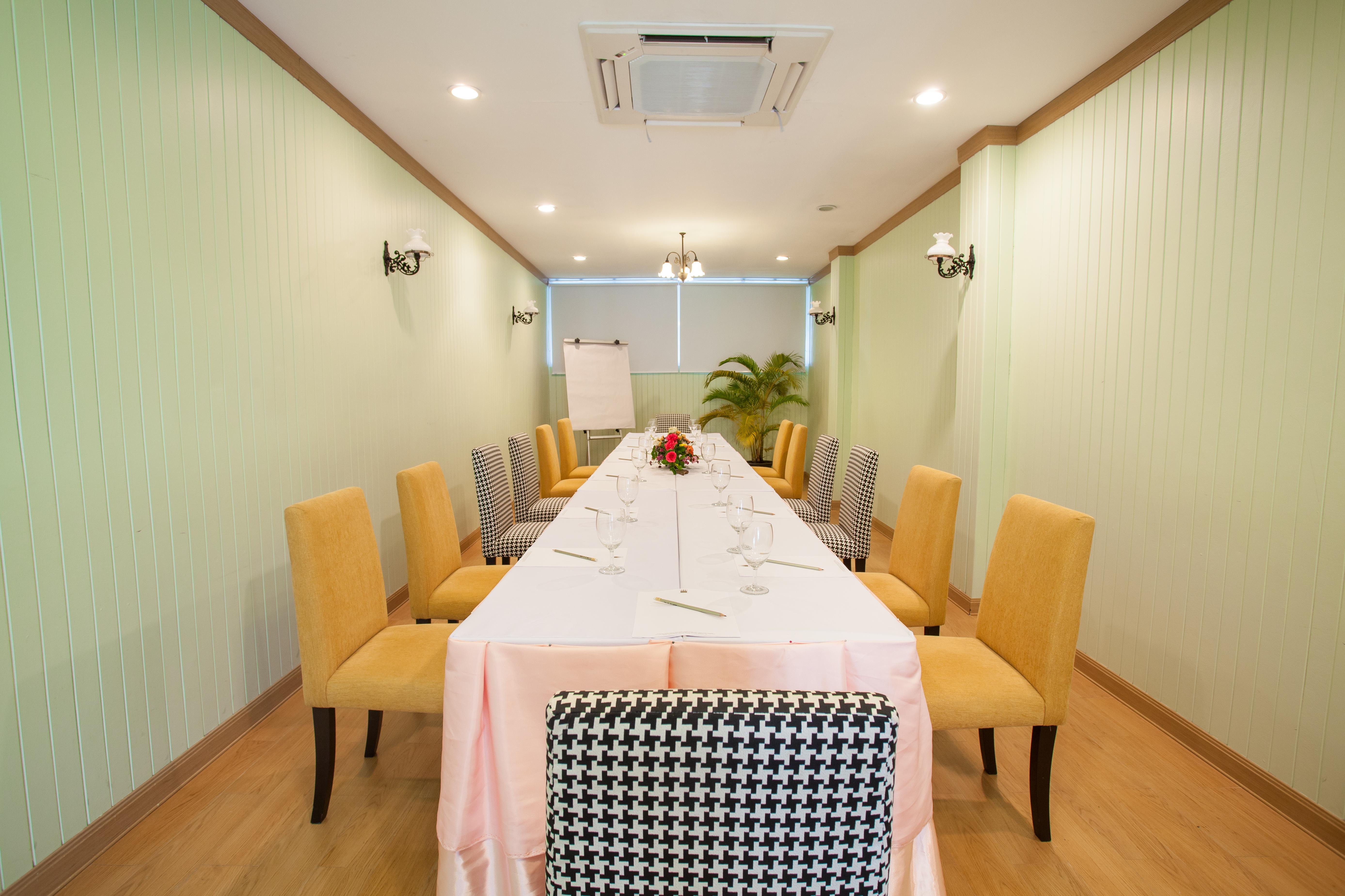 Paradise Hotel