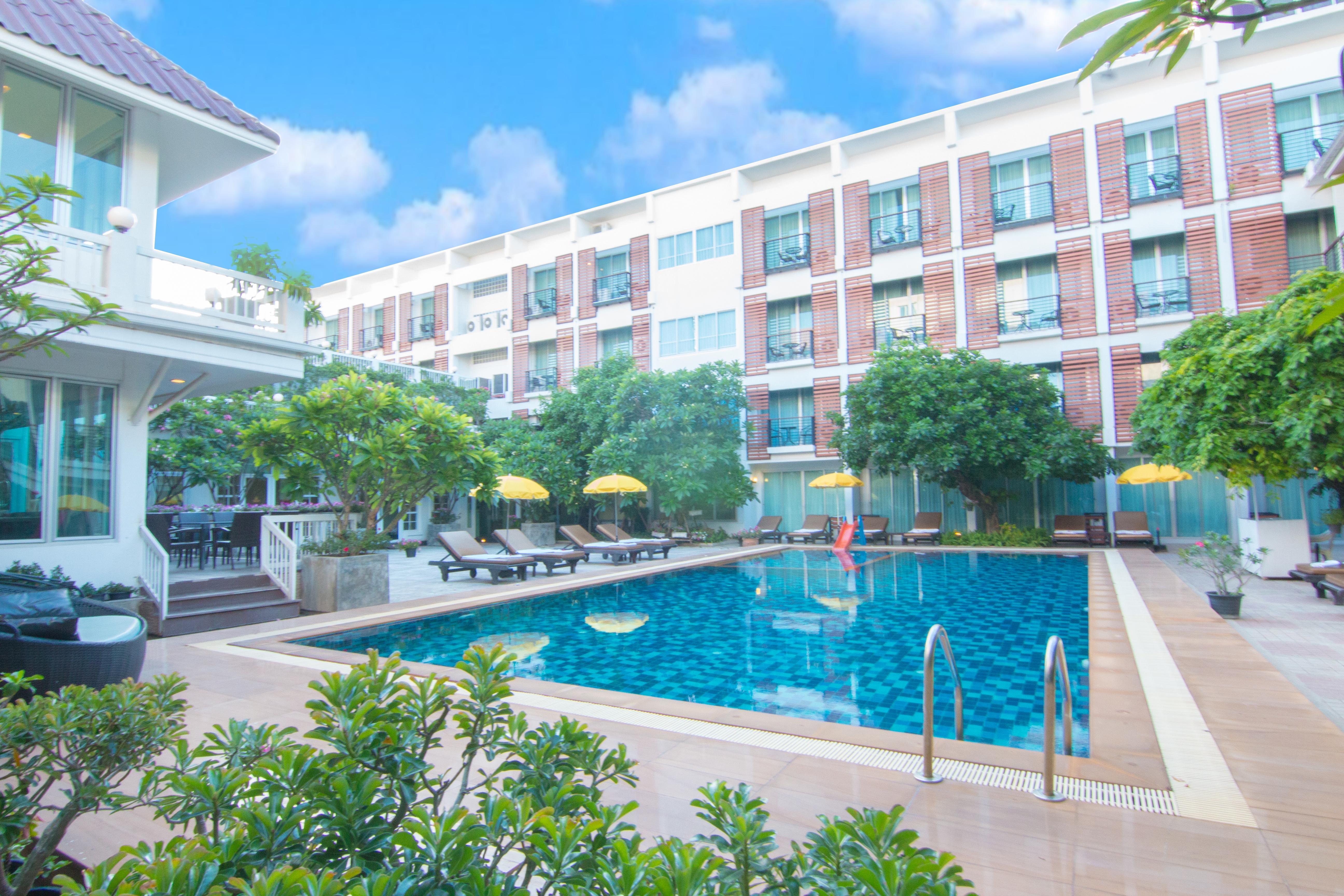 Paradise Hotel 3*