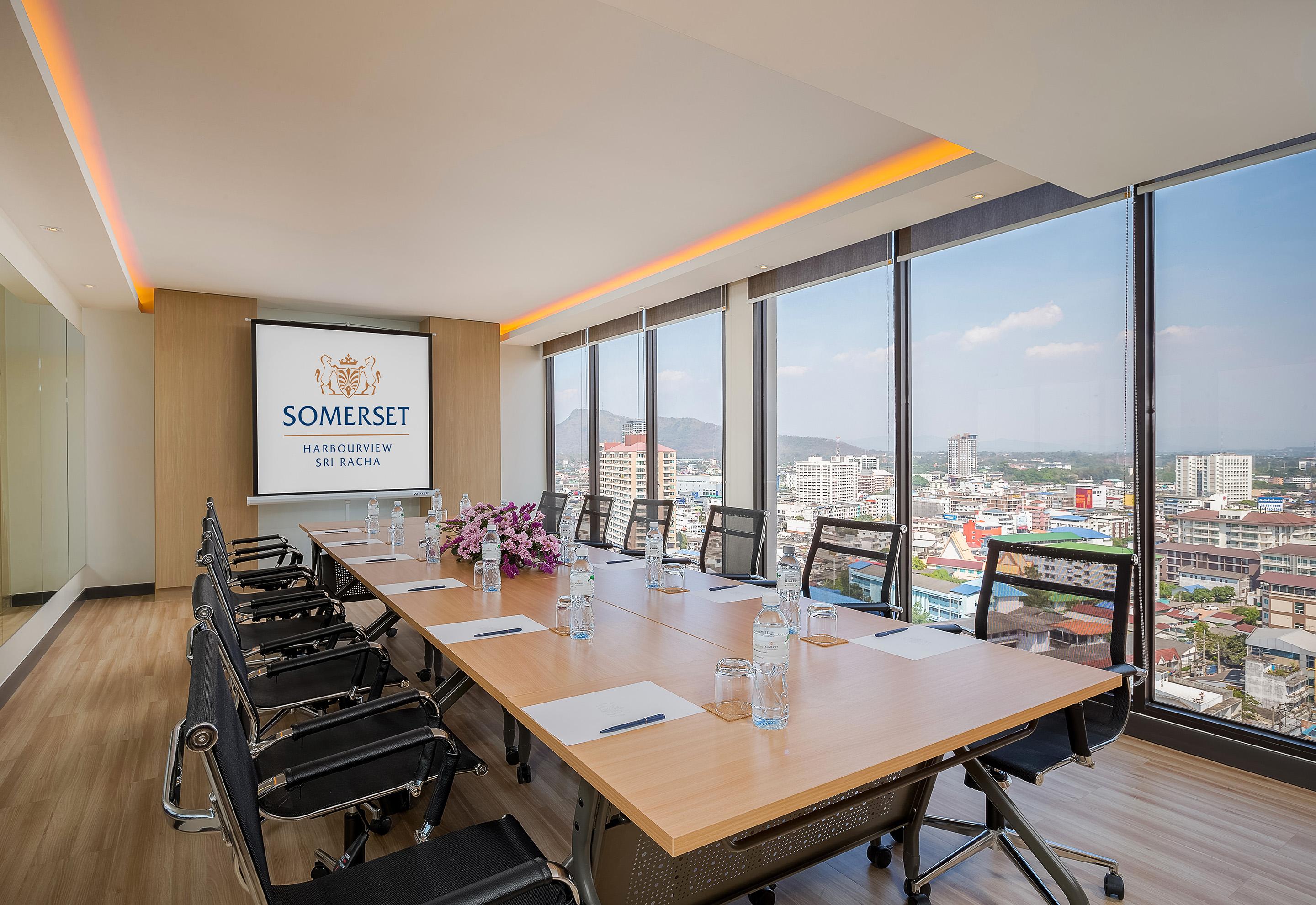 Apartment Somerset Harbourview Sri Racha *