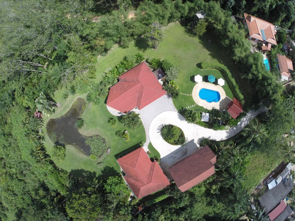 Cliffside Lagoon Villa *