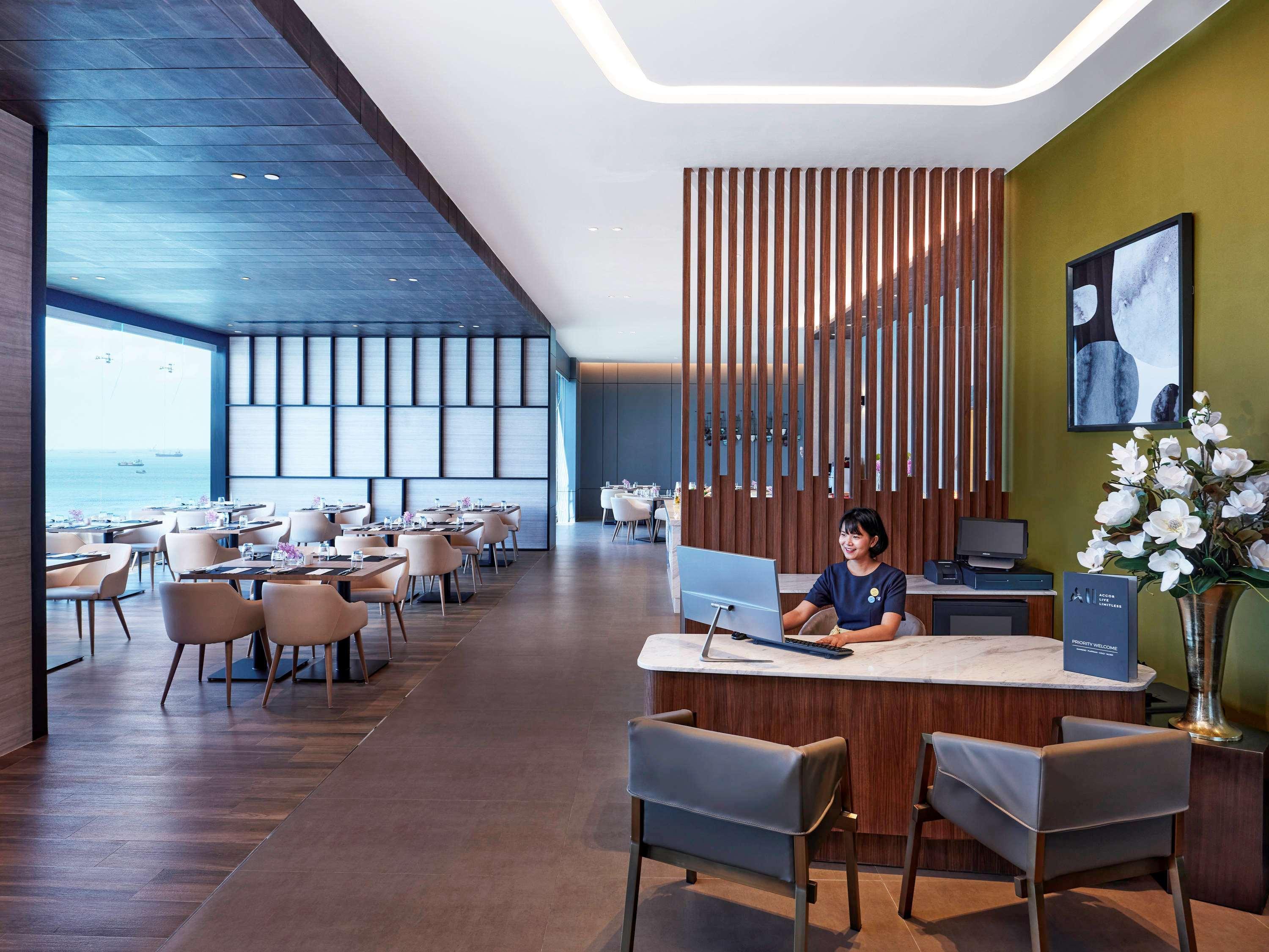 Hotel Novotel Marina Sriracha