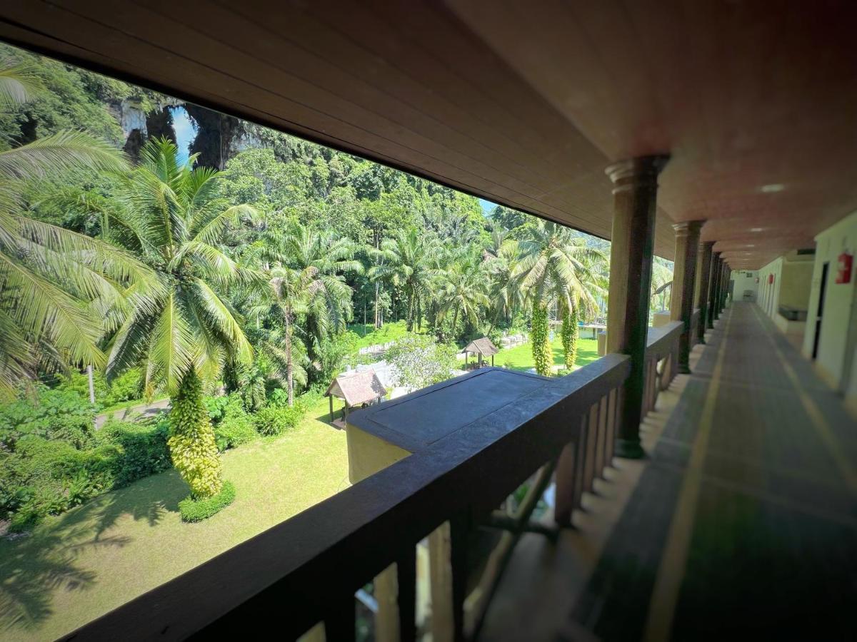 Pn Mountain And Krabi 3*