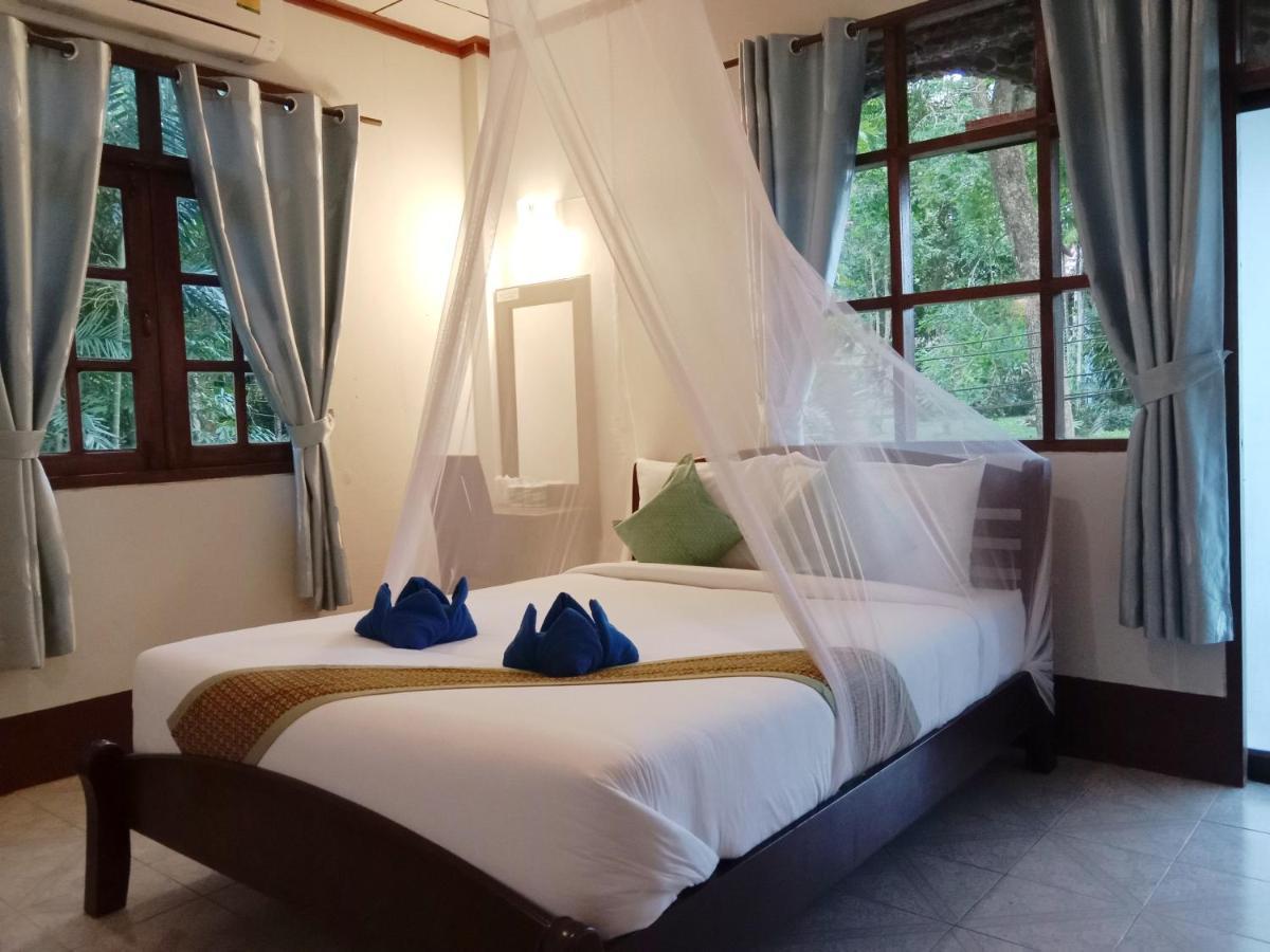 Tree Tops River Huts Resort