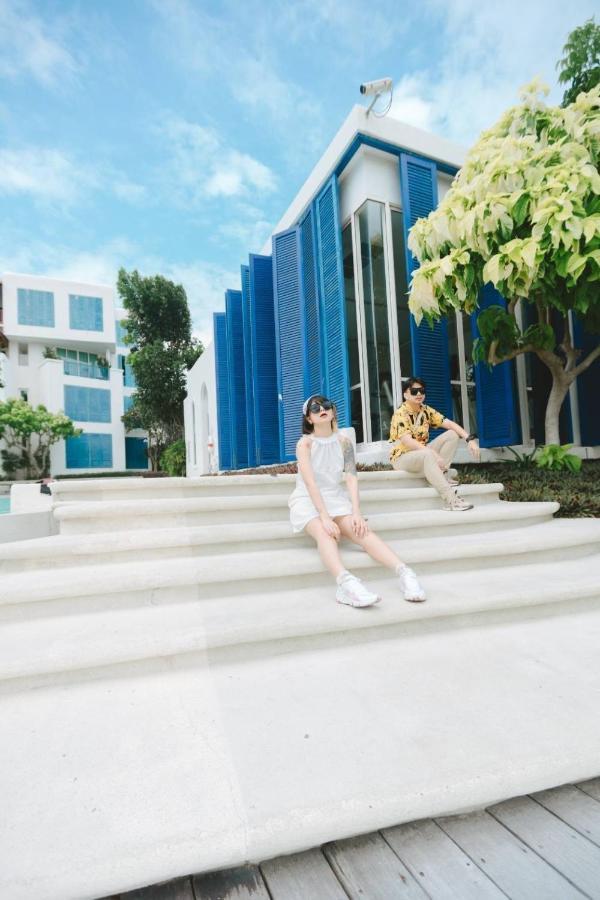 Chelona Beachfront Huahin Aparthotel