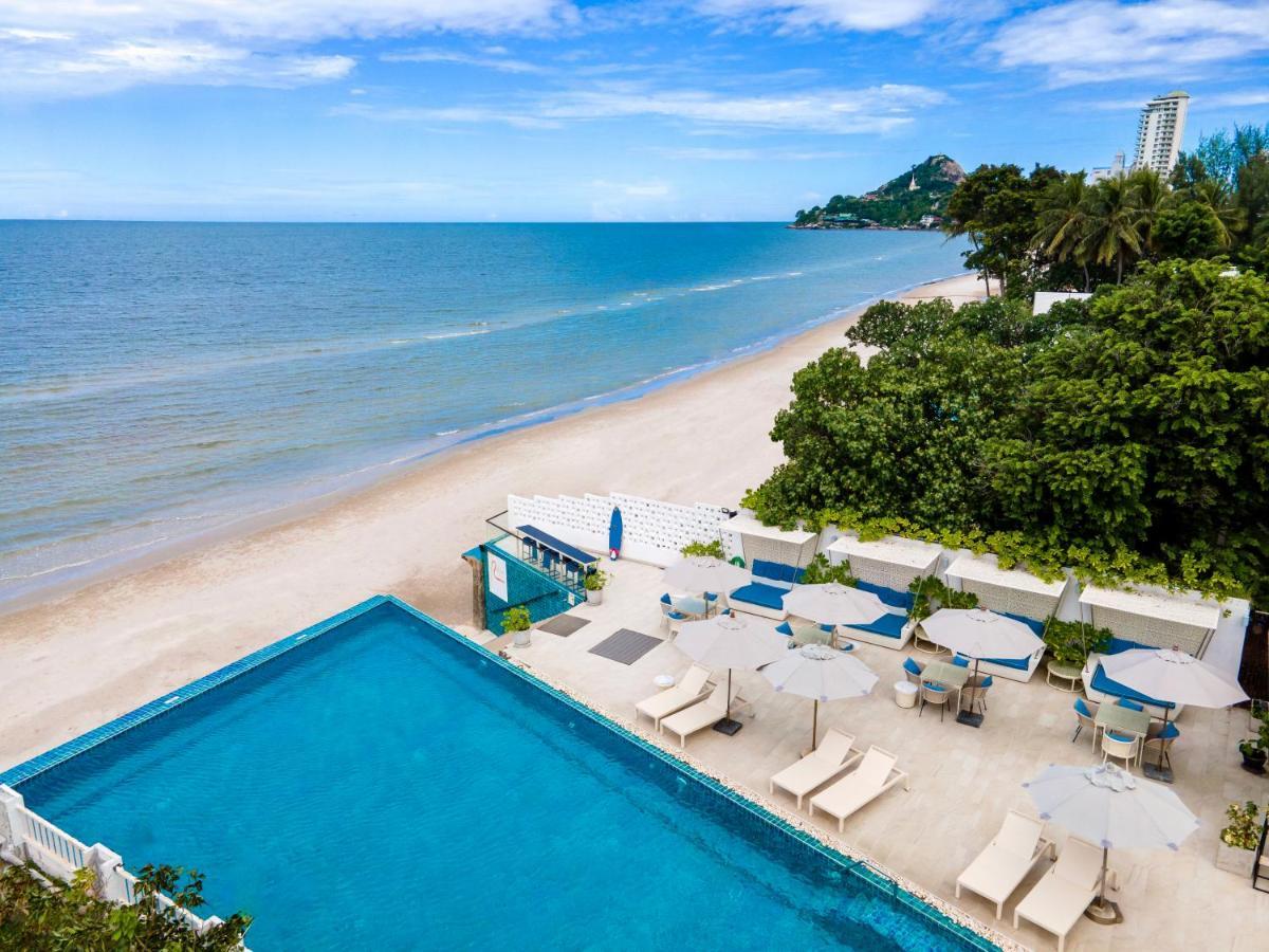 Resort The Rock Beachfront
