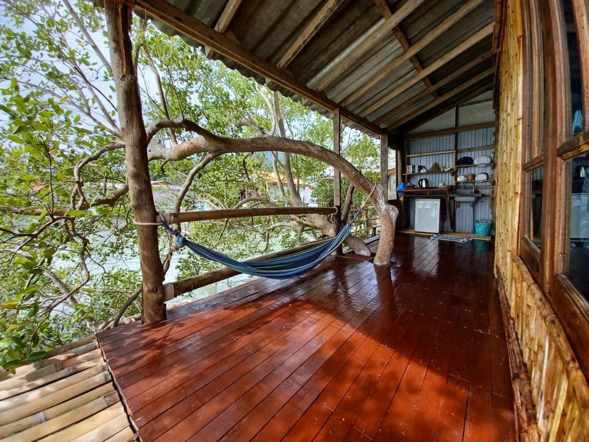Deep House Sea View Homestay *
