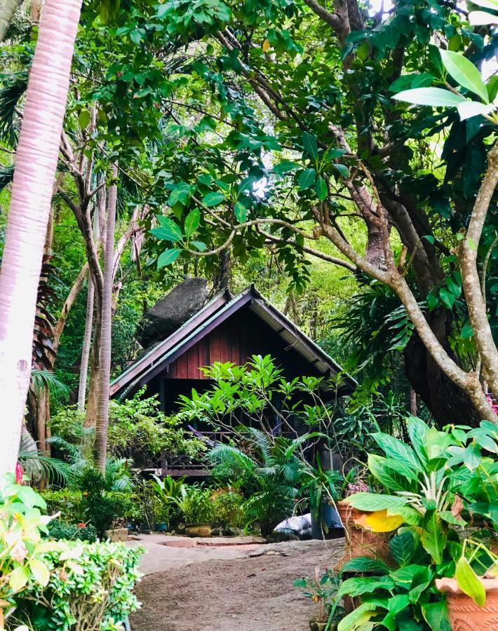 Bambu Huts Resort Baan Tai
