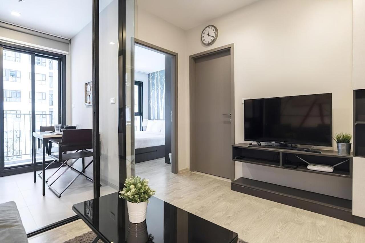 High Floor With A View Apartment *