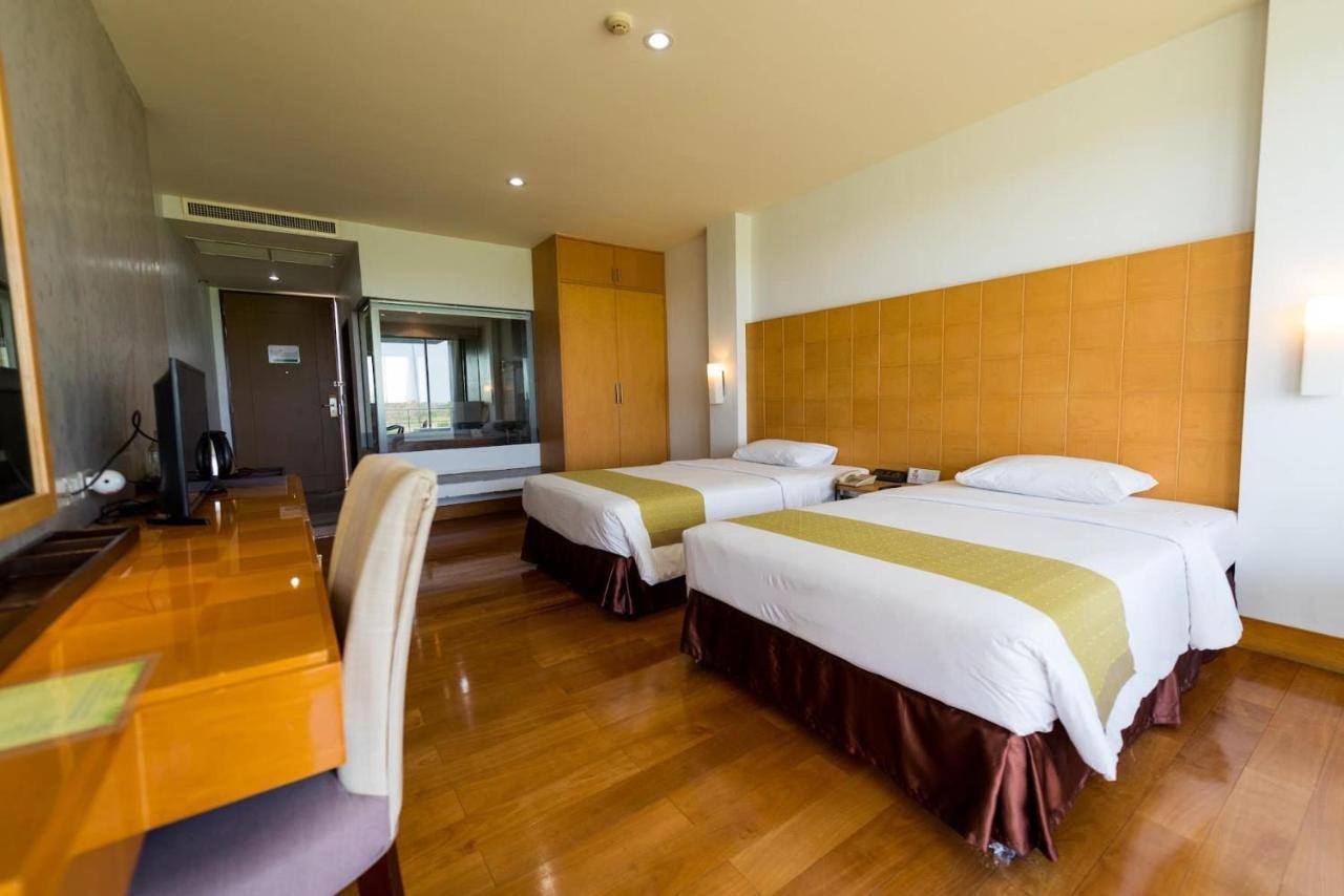 Uniland Golf & Hotel Nakhon Pathom