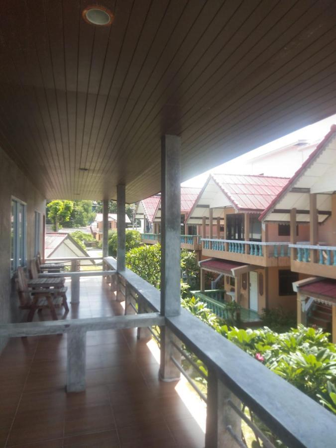 Charung Hotel Haad Rin