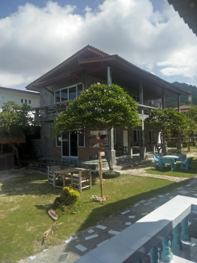 Charung 3*