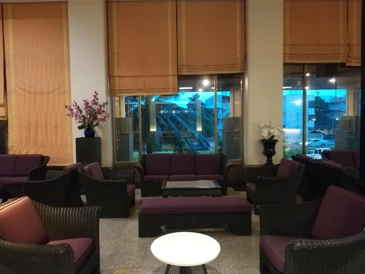 Hotel Songphanburi 3*