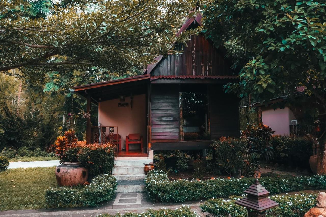 Leeloo Paradise Resort Khanom