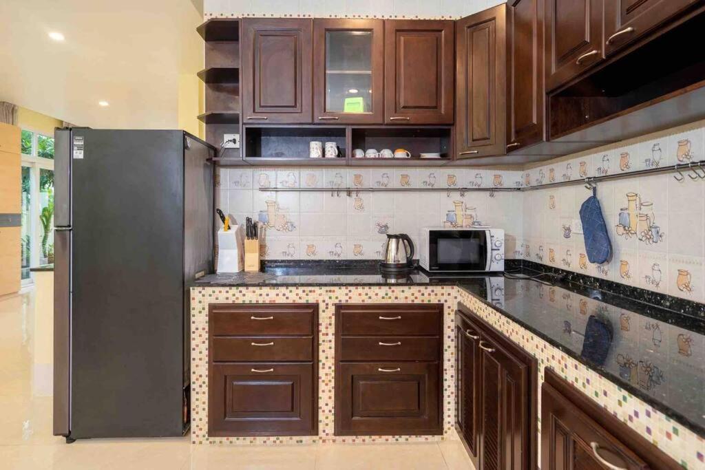 Spacious 4 Bedroom Vacation Patong