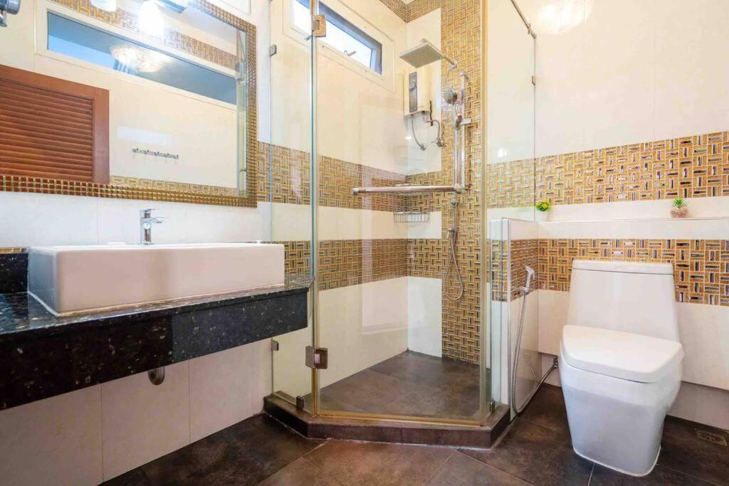 Holiday home Spacious 4 Bedroom Vacation *