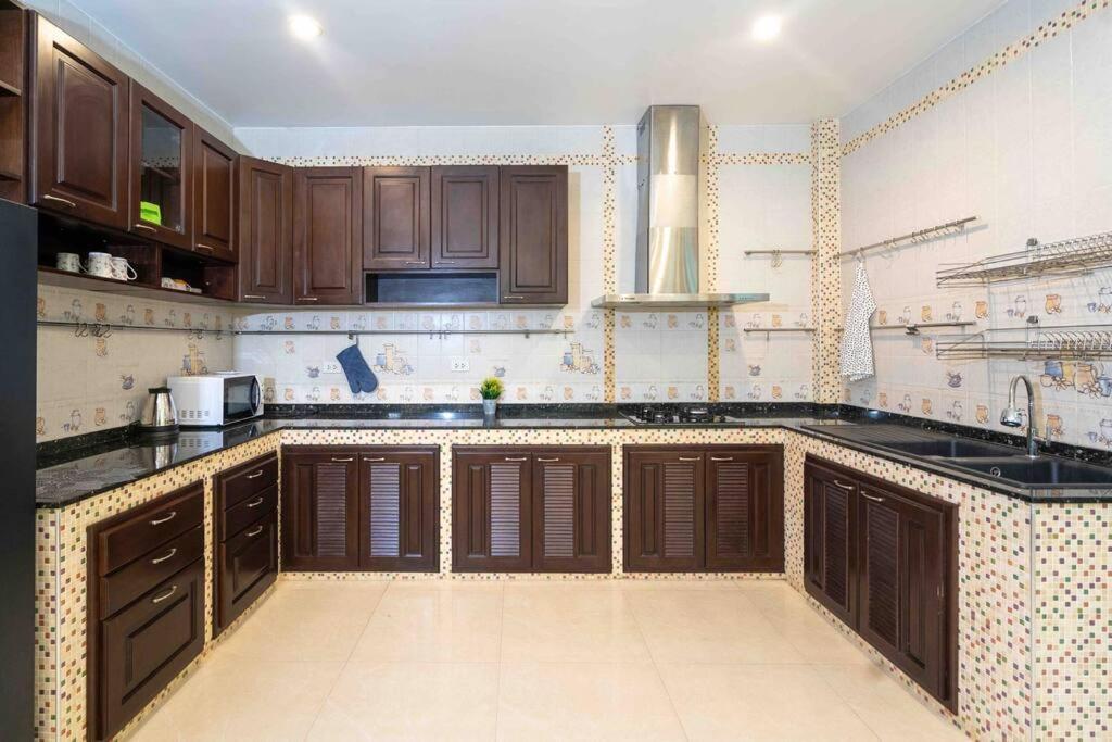 Spacious 4 Bedroom Vacation