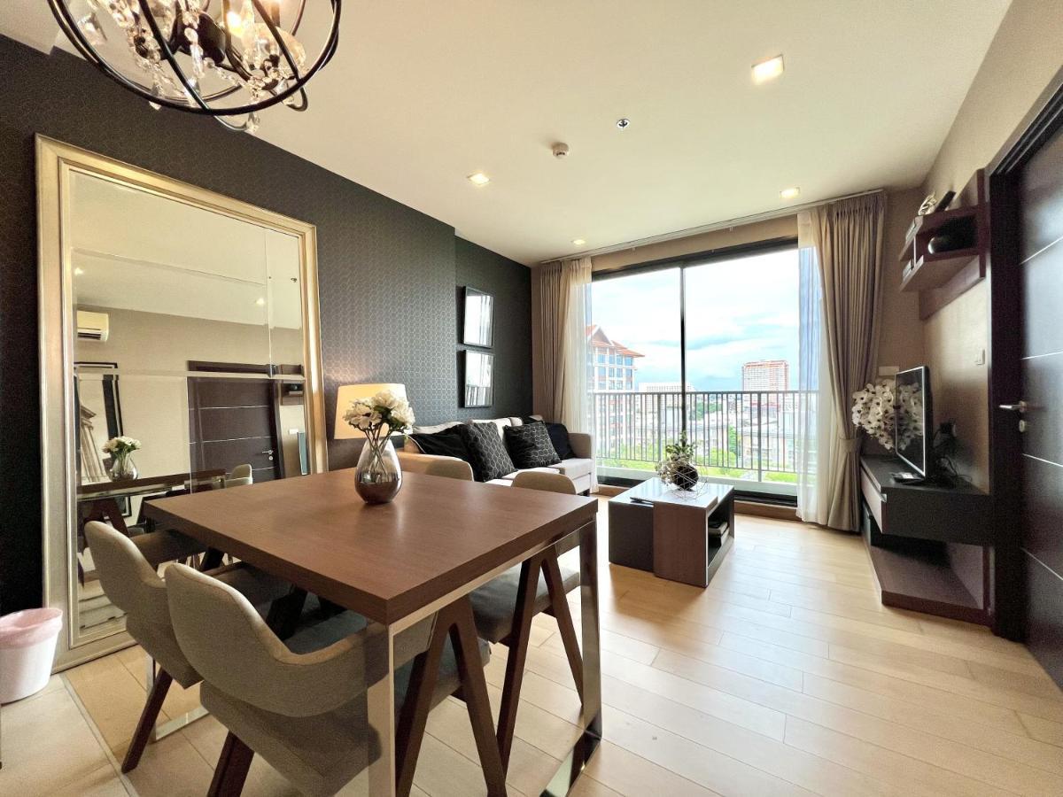 Luxury 2-bedroom With Pool Apartment Chiang Mai