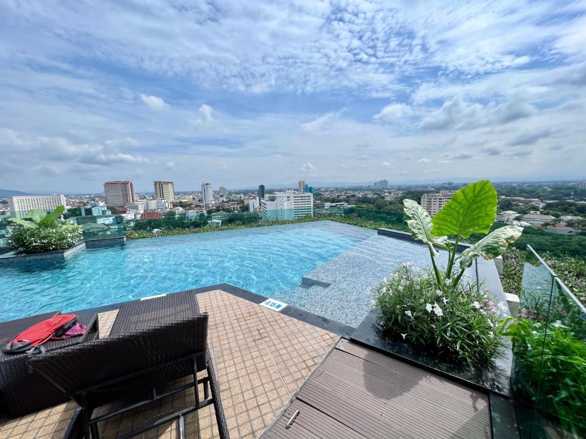 Apartment Luxury 2-bedroom With Pool