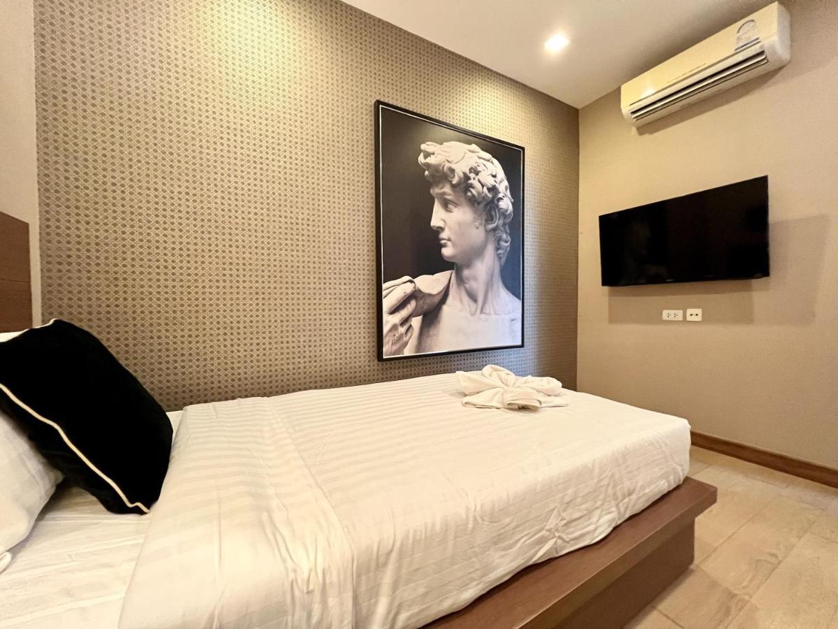 Luxury 2-bedroom With Pool Apartment