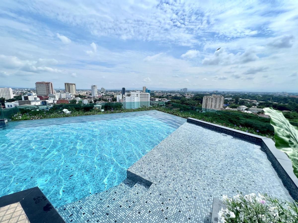 Luxury 2-bedroom With Pool Apartment Chiang Mai