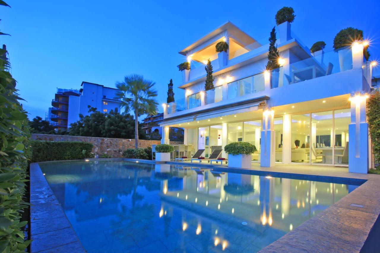 7th Heaven Front Villa *