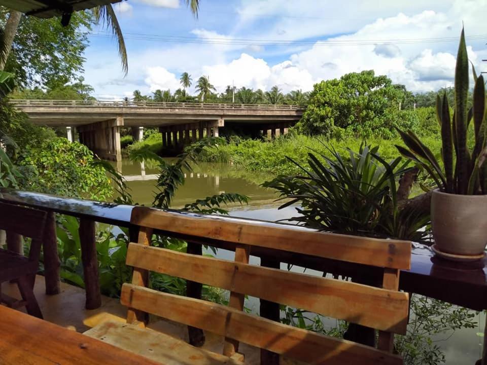 Suankafae สวนกาแฟรีสอร์ท Resort Surat Thani