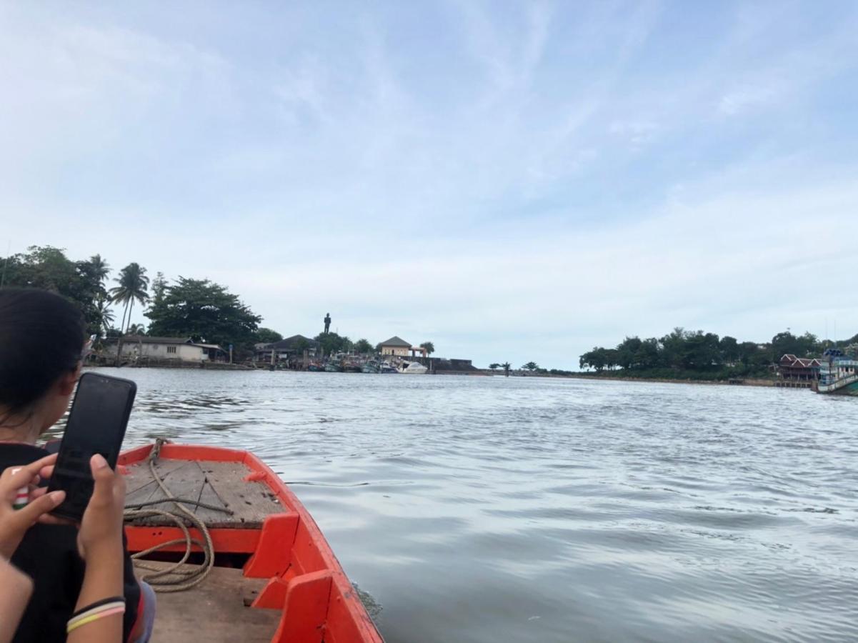 Chaiyai River Front Sichon