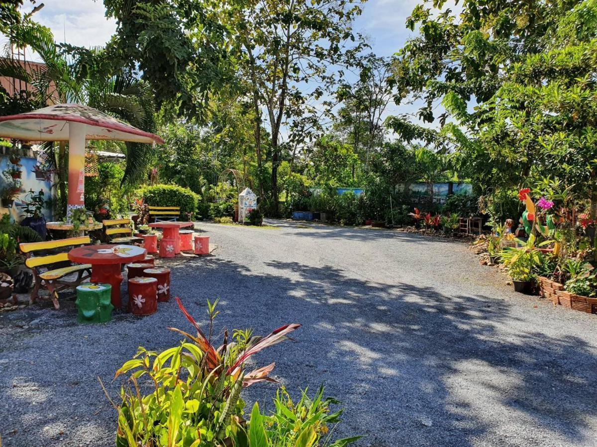 บ้านอุ๊ Resort Sichon