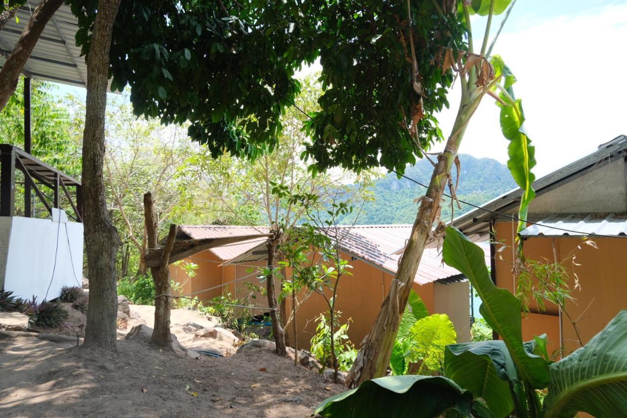 Seaside * Phi Phi Don
