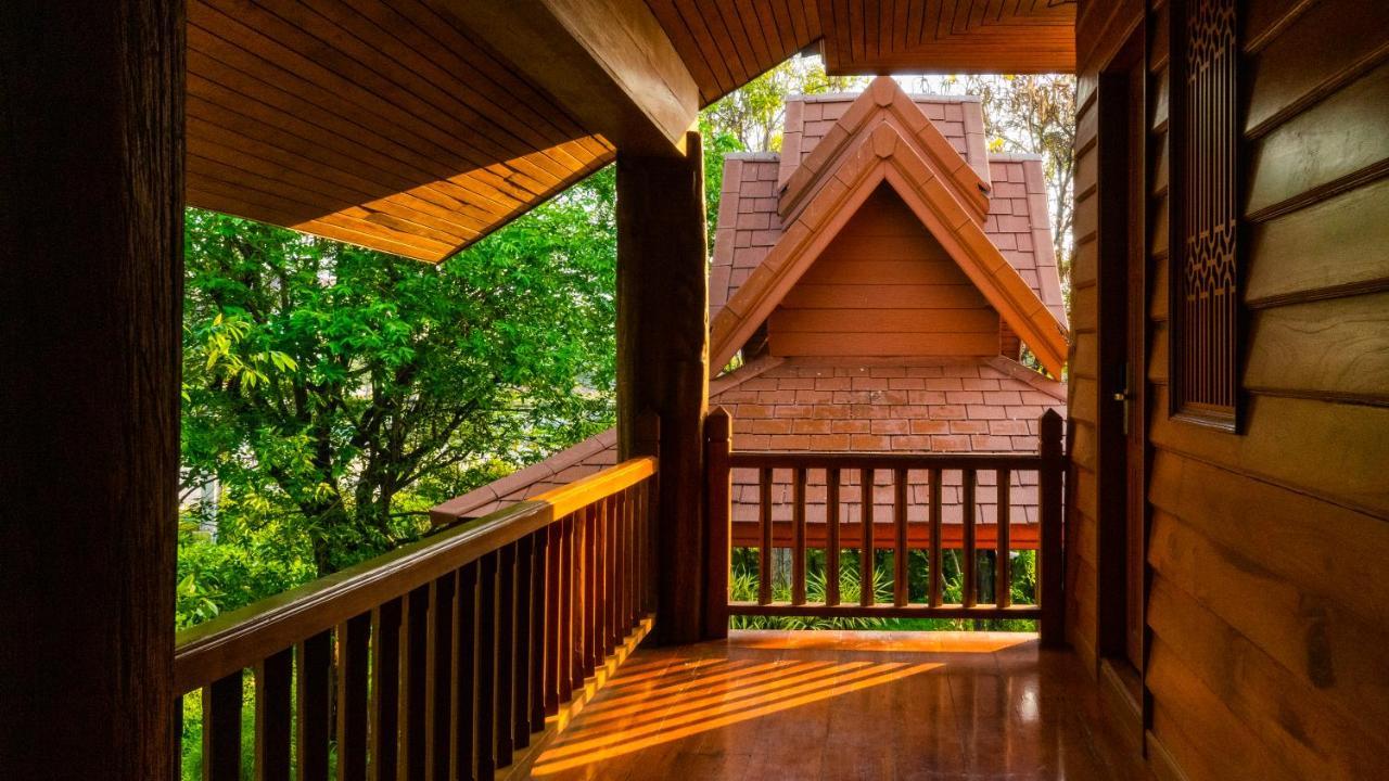 Vanasin Resort *