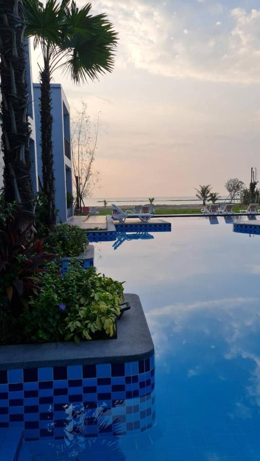 Resort Hatchao Heritage Front