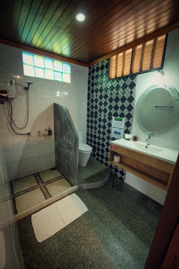Tree House 3*