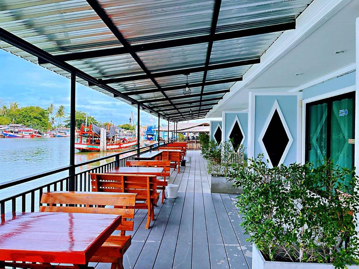 Chaiyai River Front 4* Sichon