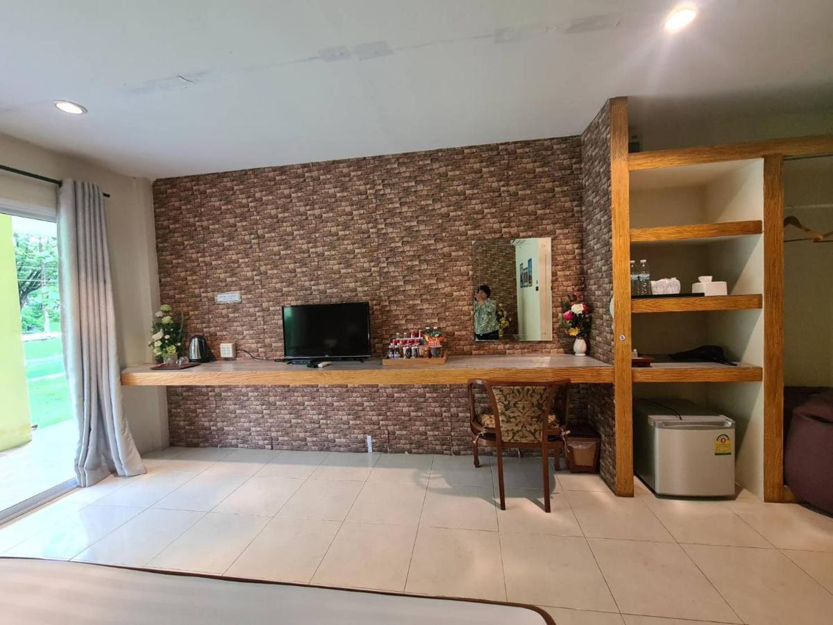 Phutawan Resort Chai Badan