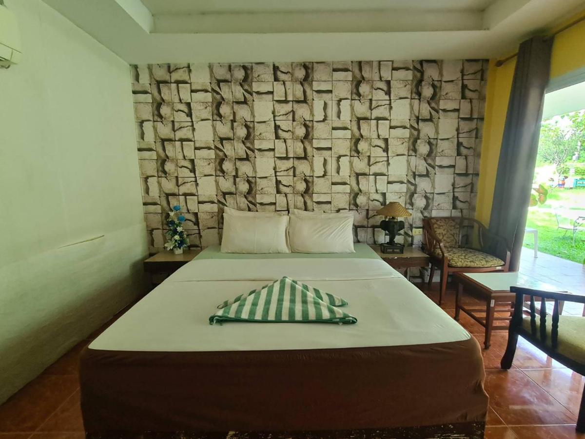 Resort Phutawan 2*