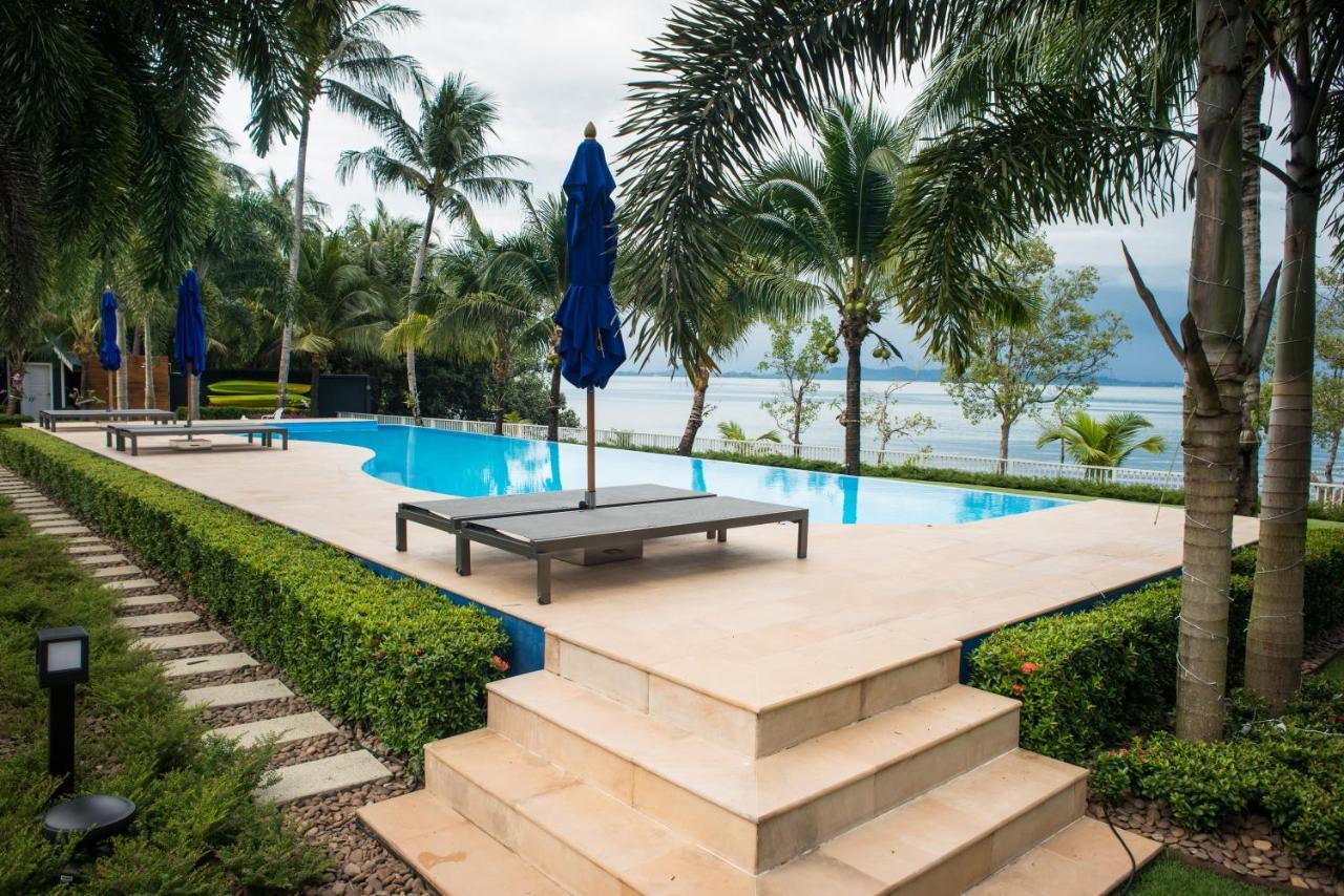 Crown View Resort *