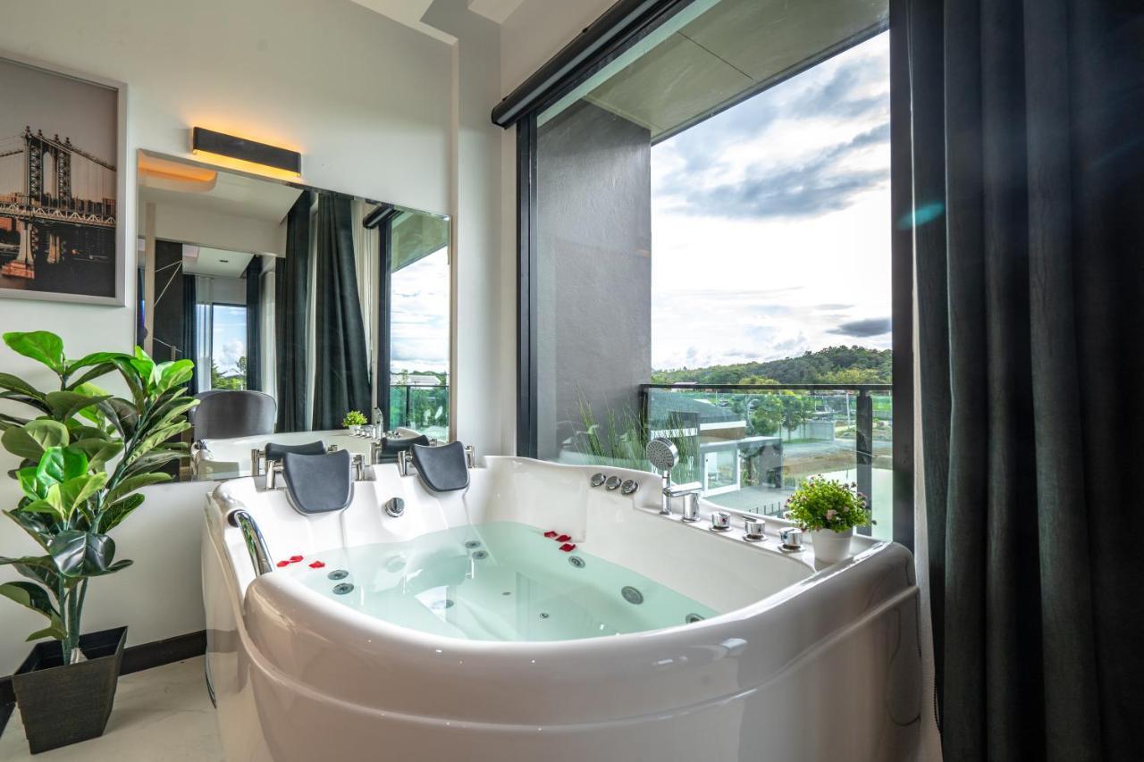 Pim Pool Hotel Nan