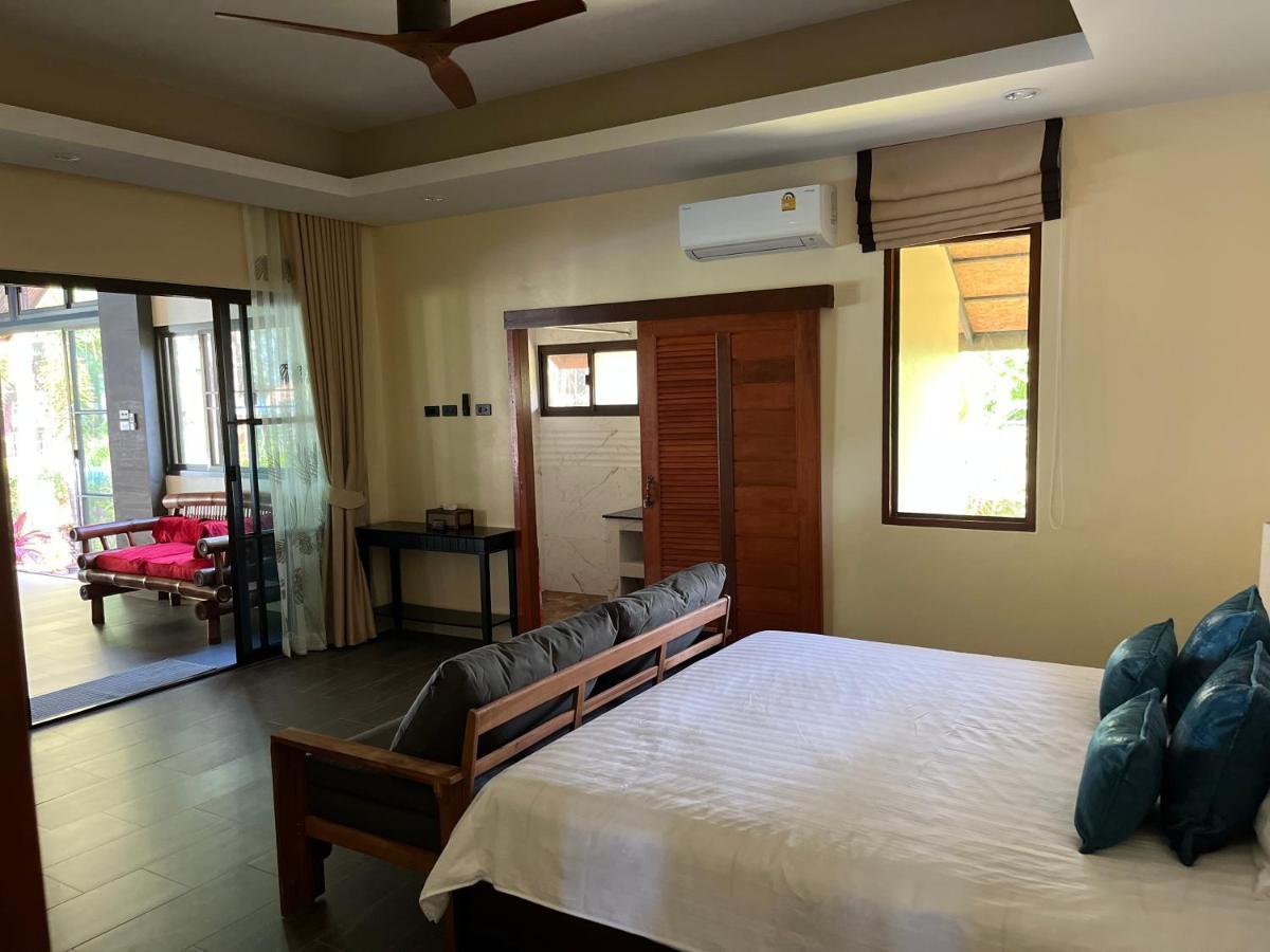 Coral Pool Holiday home