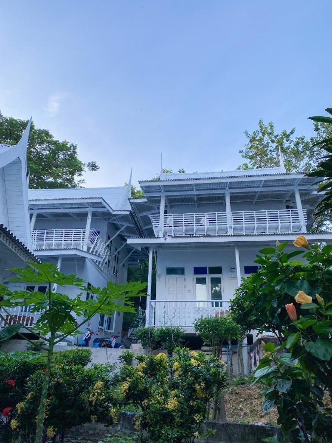 Banthaisangthain Koh Samet