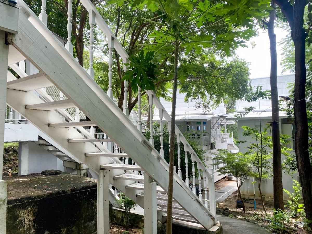 Banthaisangthain Resort