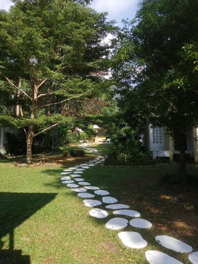 Lazy Republique Resort 3*
