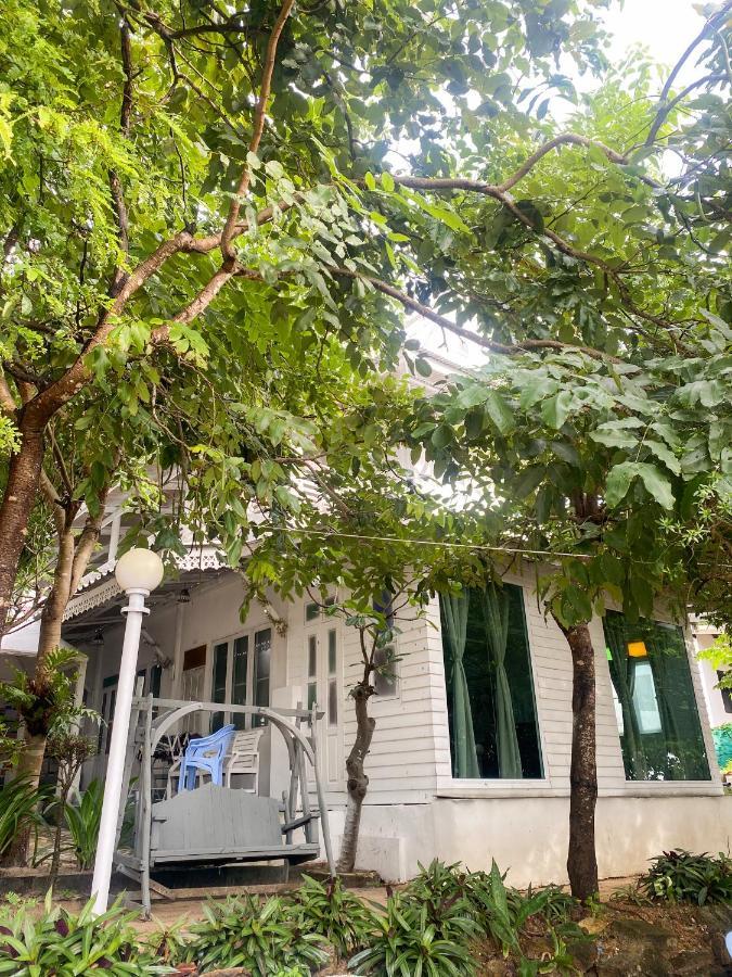 Banthaisangthain Resort