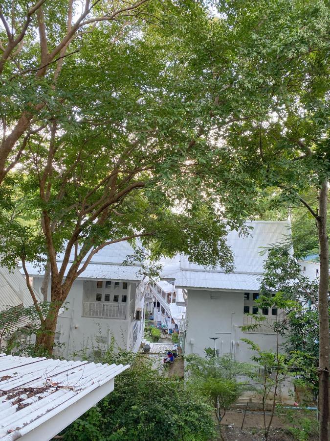 Banthaisangthain Resort