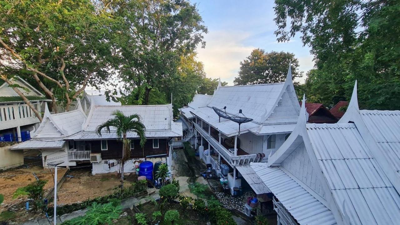 Banthaisangthain Koh Samet