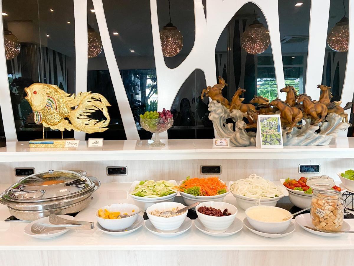 Grand Hill And Hotel Nakhon Sawan