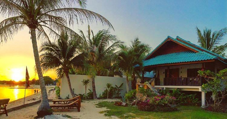 Three Rare & Private Front Guest house *